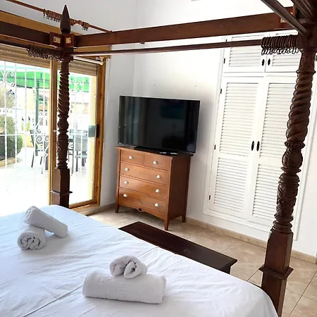 With Private Pool In El Chaparral Chalet